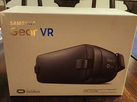 Samsung 887276183770 Gear Vr Sm-r323 Oculus Headset With Box And Accessories Never Used